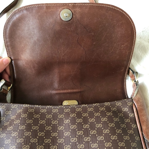 Gucci Vintage Micro GG Monogram Crossbody Bag - Picture 10 of 16